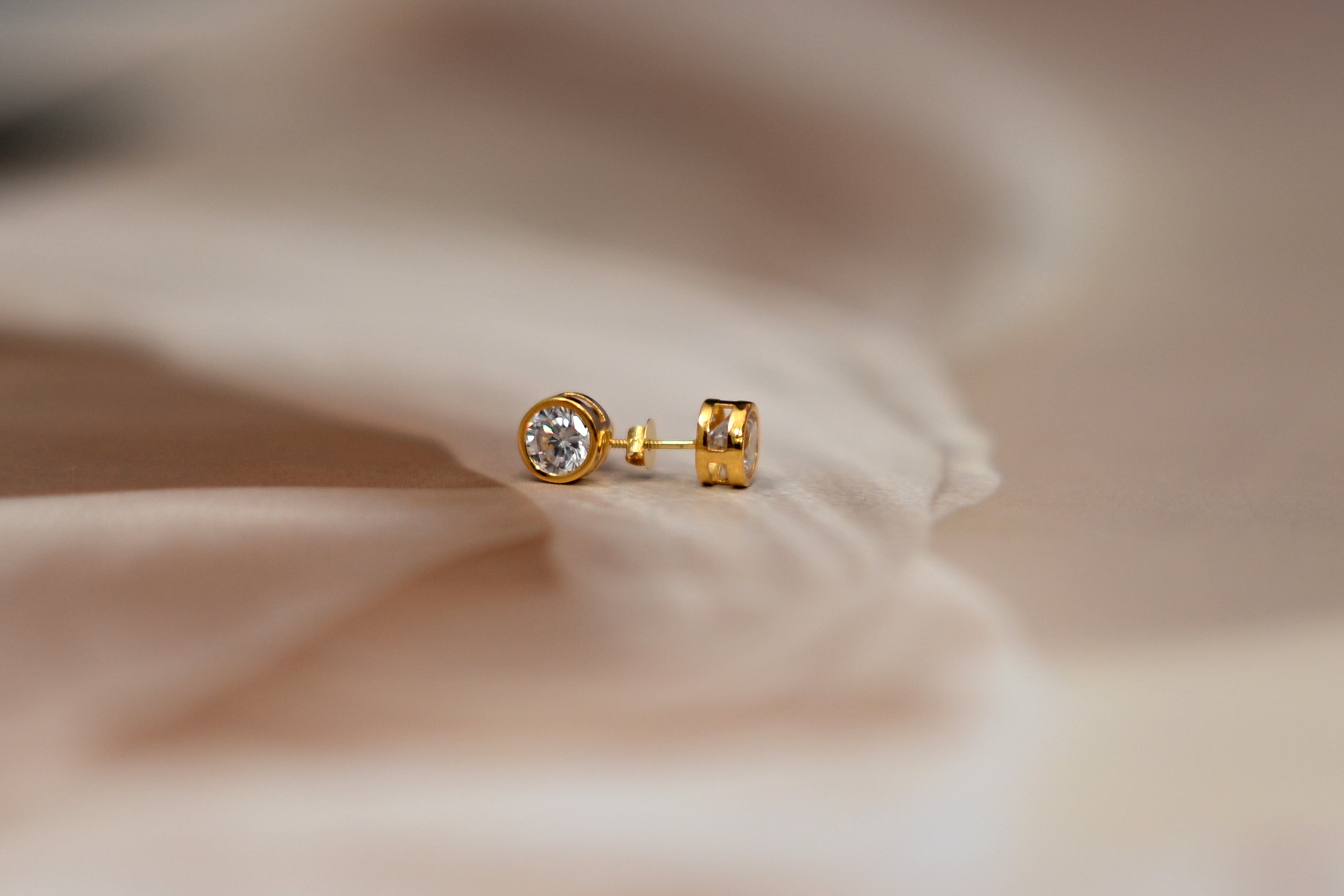 Round-Cut Solitaire Gold Stud Earrings